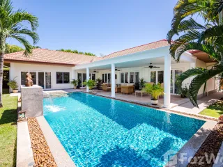 For sale 4 bed villa in Hua Hin, Prachuap Khiri Khan