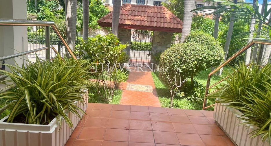 For sale 5 bedrooms house in Bang Lamung, Chonburi