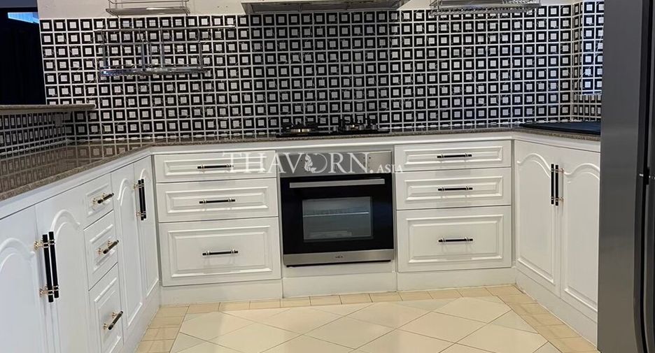 For sale 5 bedrooms house in Bang Lamung, Chonburi
