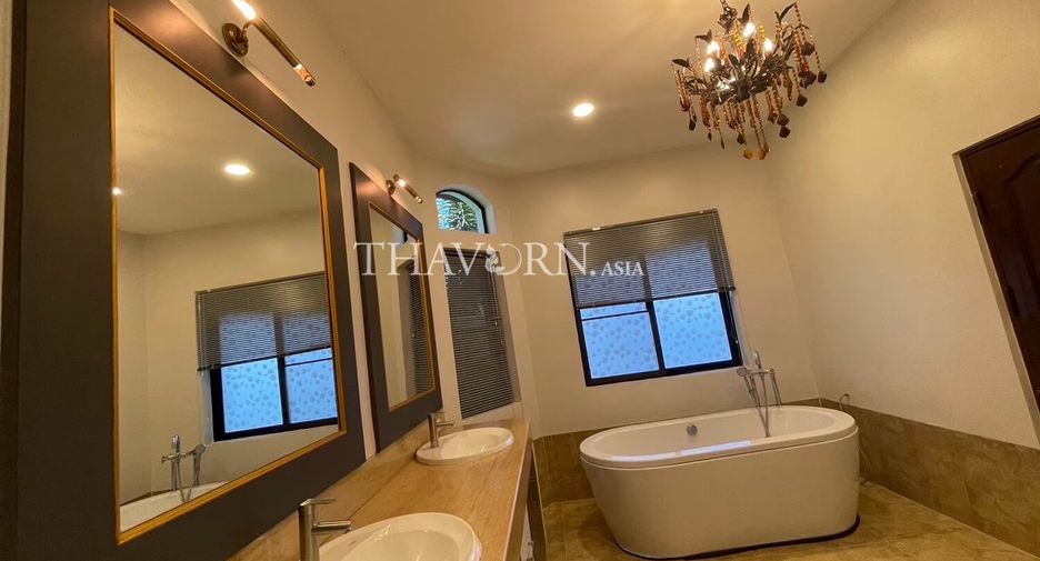 For sale 5 bedrooms house in Bang Lamung, Chonburi