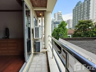 For rent 2 bed condo in Watthana, Bangkok
