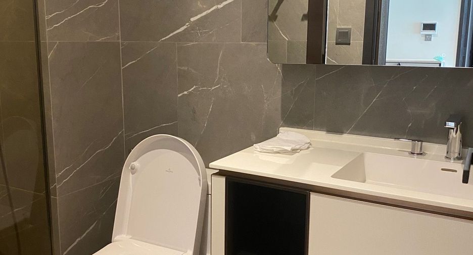 For rent 2 bed condo in Watthana, Bangkok