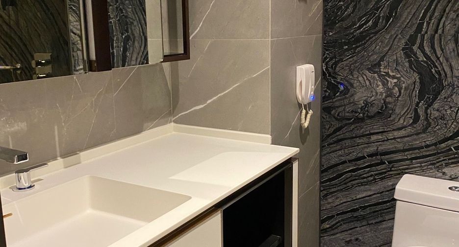 For rent 2 bed condo in Watthana, Bangkok