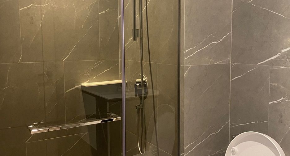 For rent 2 bed condo in Watthana, Bangkok