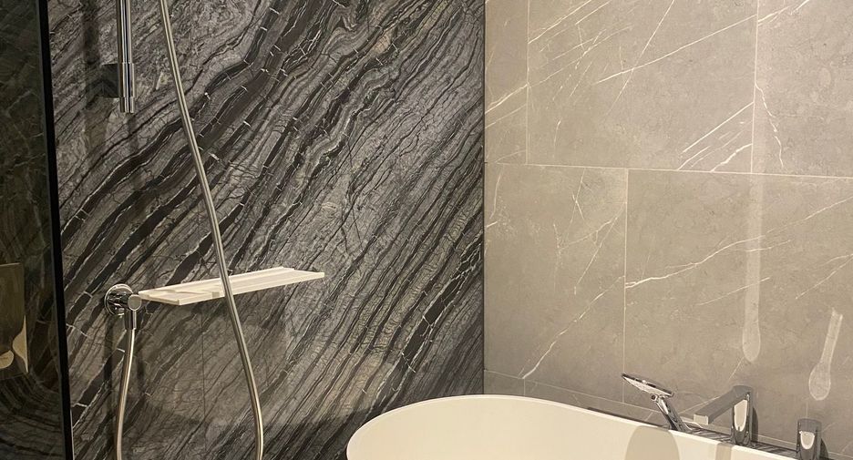 For rent 2 bed condo in Watthana, Bangkok