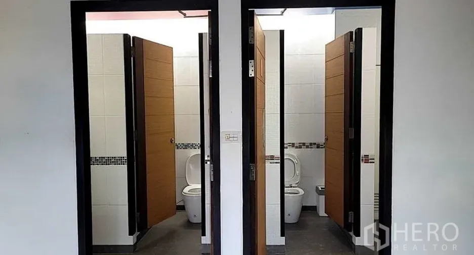 For sale warehouse in Saphan Sung, Bangkok