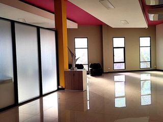 For sale warehouse in Saphan Sung, Bangkok