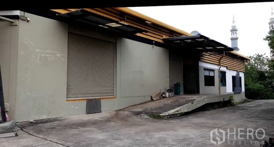 For sale warehouse in Saphan Sung, Bangkok