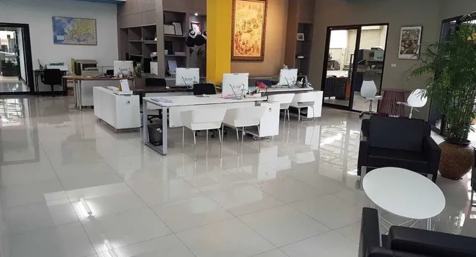 For sale warehouse in Saphan Sung, Bangkok