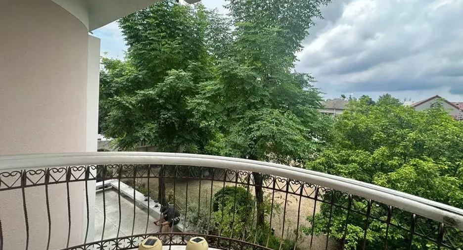For sale 6 bedrooms house in Phra Khanong, Bangkok
