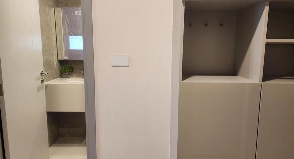 For rent studio condo in Huai Khwang, Bangkok