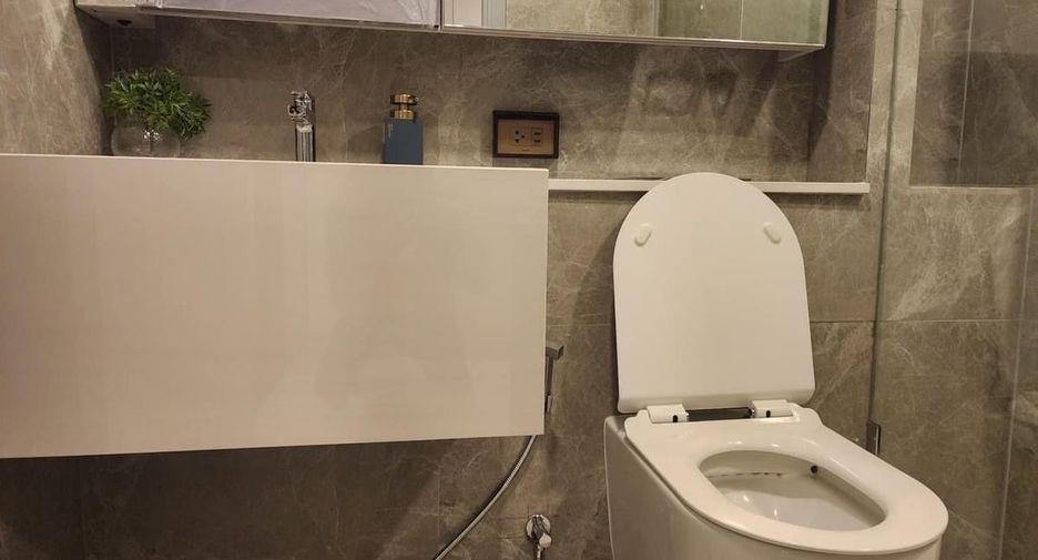 For rent studio condo in Huai Khwang, Bangkok