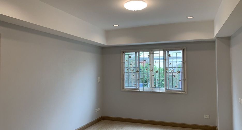 For sale 1 Beds condo in Don Mueang, Bangkok