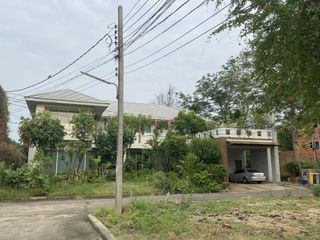 For sale 4 Beds house in Don Mueang, Bangkok