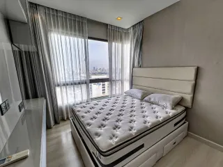 For sale 3 bed condo in Phaya Thai, Bangkok