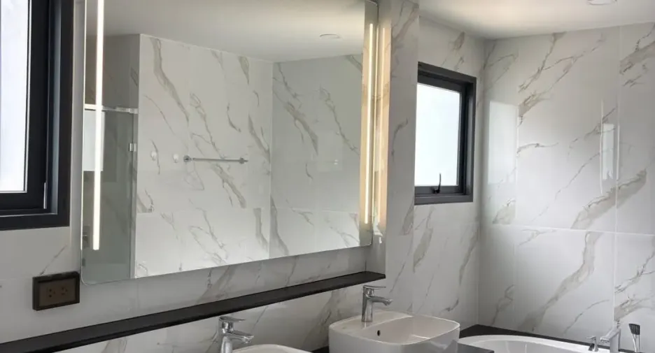 Casa en alquiler de 4 habitaciones en Bang Phli, Samut Prakan