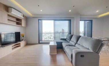 For sale 3 bed condo in Phaya Thai, Bangkok