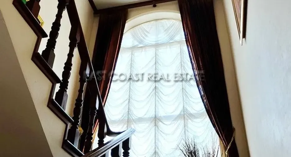 For rent and for sale 5 bedrooms house in Bang Lamung, Chonburi