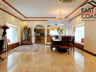Casa en alquiler y en venta de 5 habitaciones en Bang Lamung, Chonburi