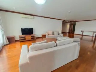 Wohnung zur Miete mit 4 Zimmer in Khlong Toei, Bangkok