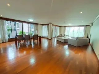 Wohnung zur Miete mit 4 Zimmer in Khlong Toei, Bangkok