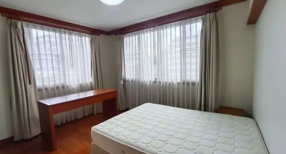 For rent 4 bedrooms condo in Khlong Toei, Bangkok