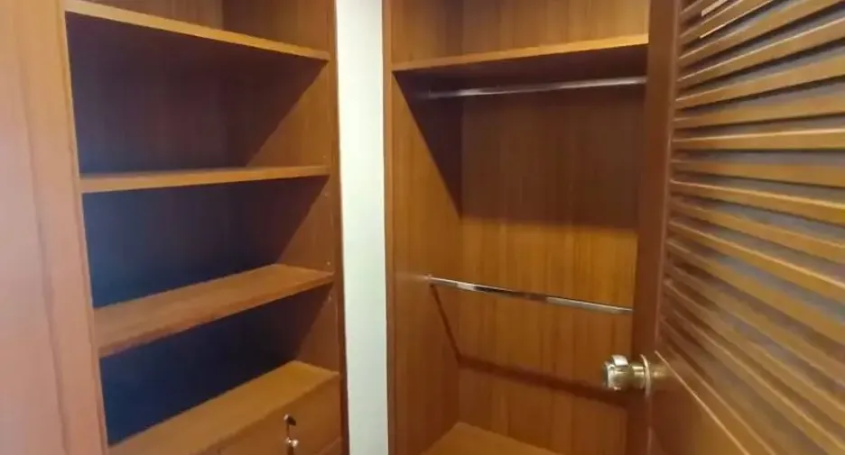 For rent 4 bedrooms condo in Khlong Toei, Bangkok