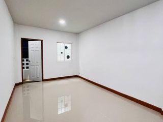 For sale 3 bed townhouse in Thanyaburi, Pathum Thani