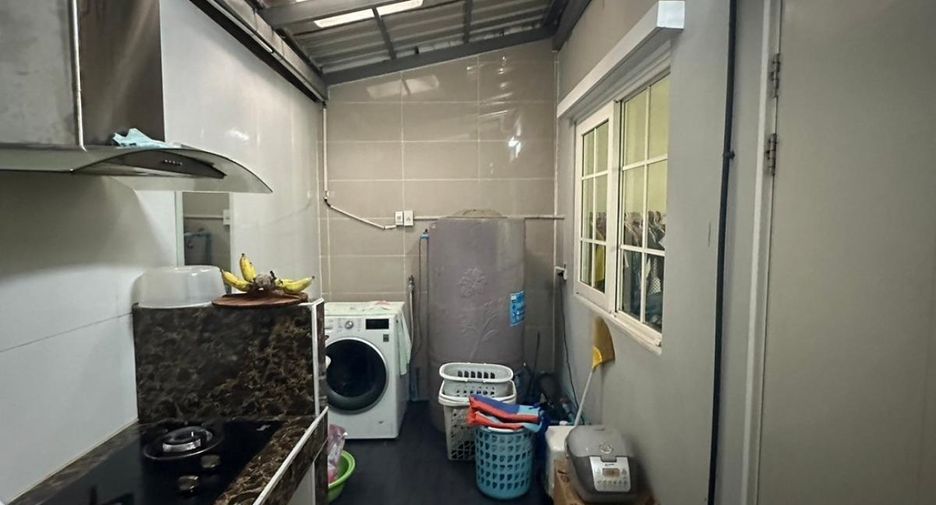 For sale 4 Beds townhouse in Mueang Nonthaburi, Nonthaburi