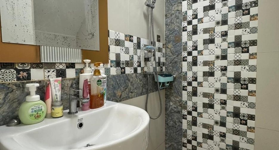 For sale 4 Beds townhouse in Mueang Nonthaburi, Nonthaburi