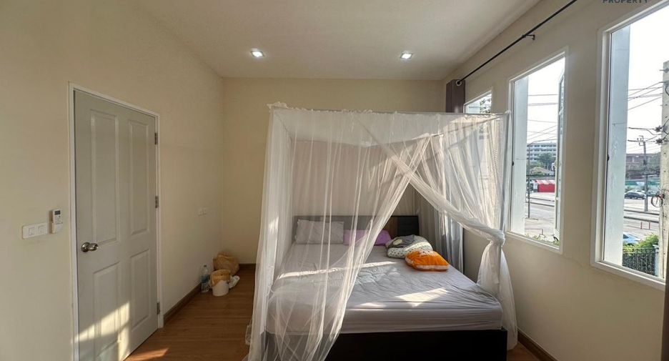 For sale 4 Beds townhouse in Mueang Nonthaburi, Nonthaburi