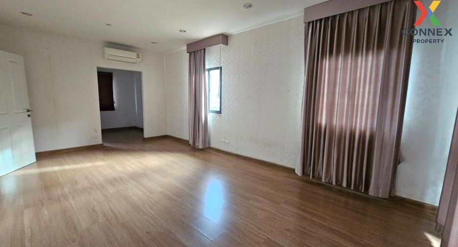 For sale 3 bed house in Pak Kret, Nonthaburi