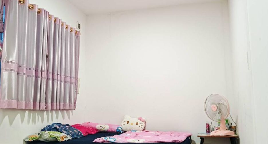 For sale 3 bed townhouse in Mueang Samut Sakhon, Samut Sakhon