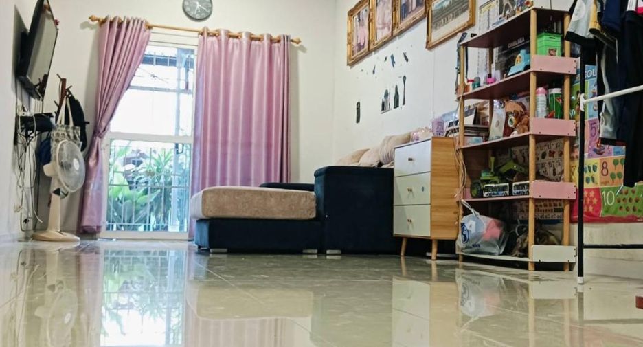 For sale 3 bed townhouse in Mueang Samut Sakhon, Samut Sakhon