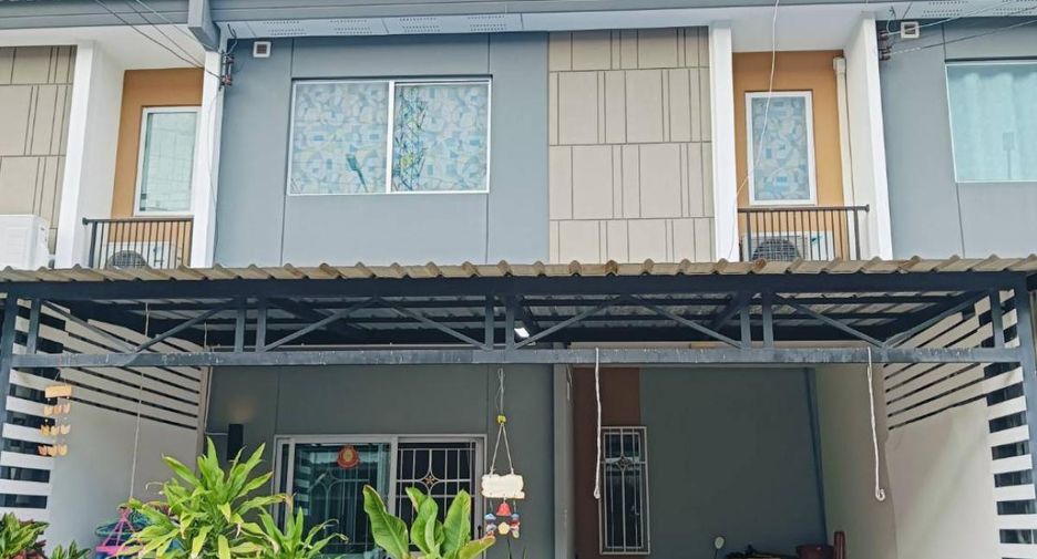 For sale 3 bed townhouse in Mueang Samut Sakhon, Samut Sakhon