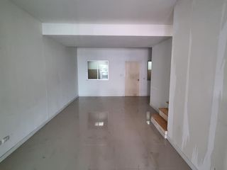 For sale 4 Beds townhouse in Krathum Baen, Samut Sakhon