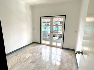 For sale 3 bed townhouse in Thanyaburi, Pathum Thani