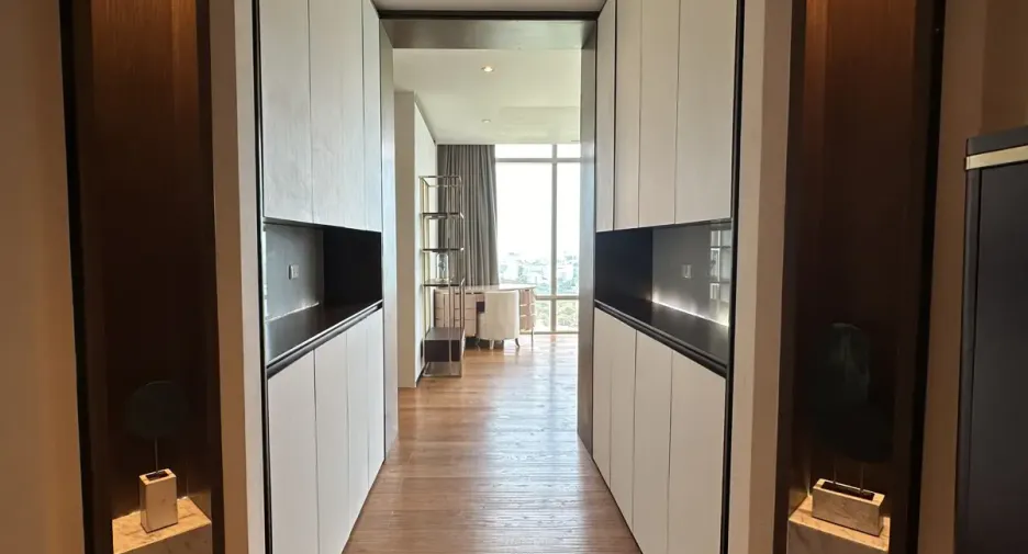 For sale 3 bedrooms condo in Pathum Wan, Bangkok