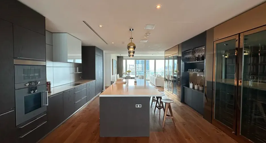 For sale 3 bedrooms condo in Pathum Wan, Bangkok