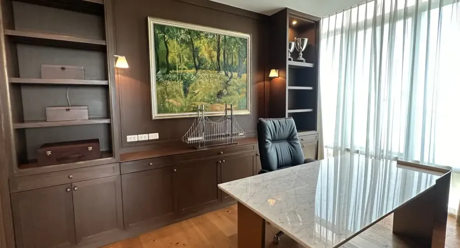 For sale 3 bedrooms condo in Pathum Wan, Bangkok
