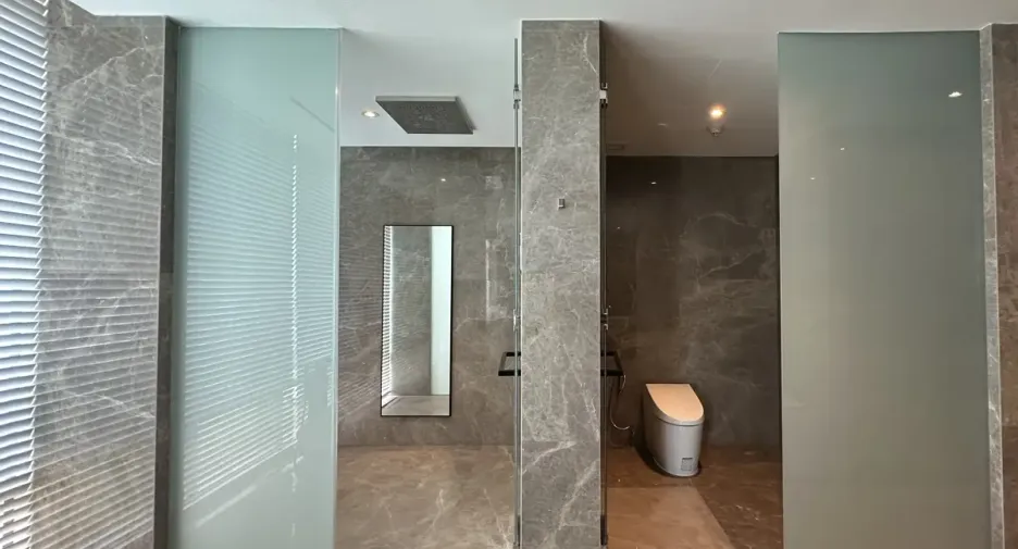 For sale 3 bedrooms condo in Pathum Wan, Bangkok