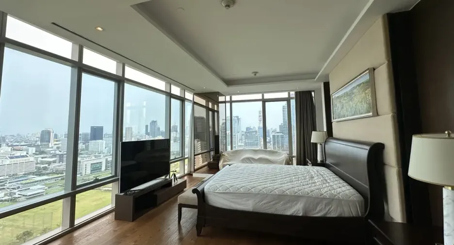 For sale 3 bedrooms condo in Pathum Wan, Bangkok
