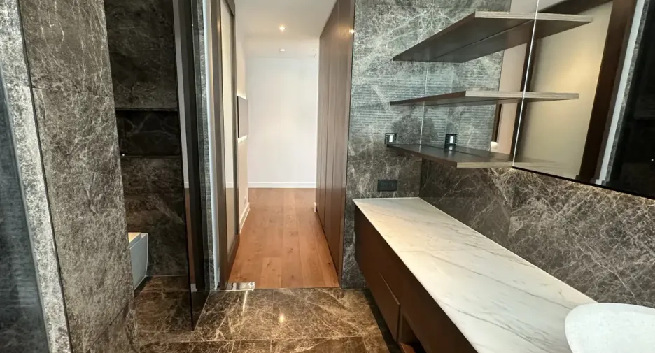 For sale 3 bedrooms condo in Pathum Wan, Bangkok