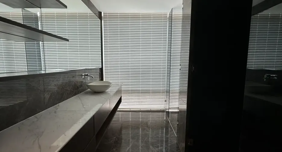 For sale 3 bedrooms condo in Pathum Wan, Bangkok