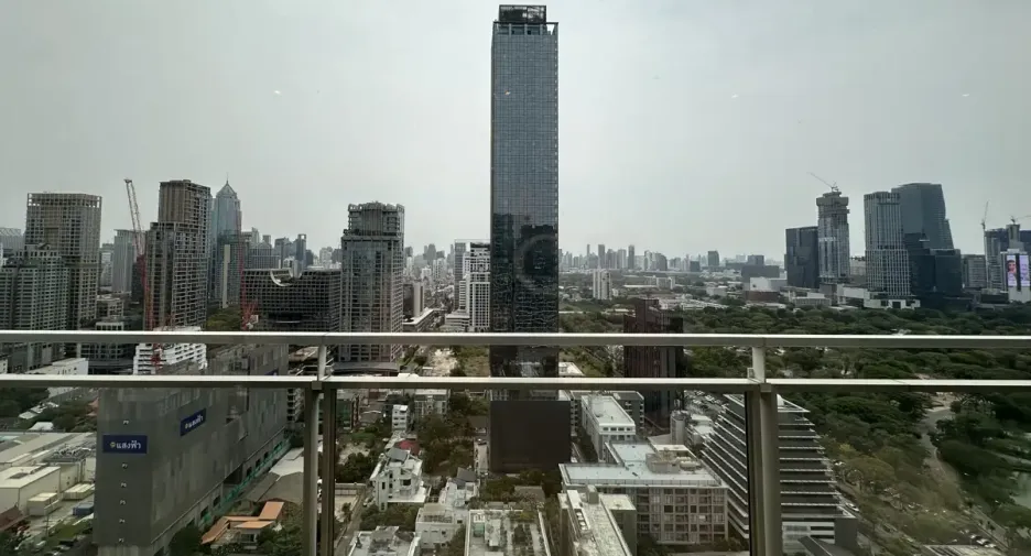 For sale 3 bedrooms condo in Pathum Wan, Bangkok
