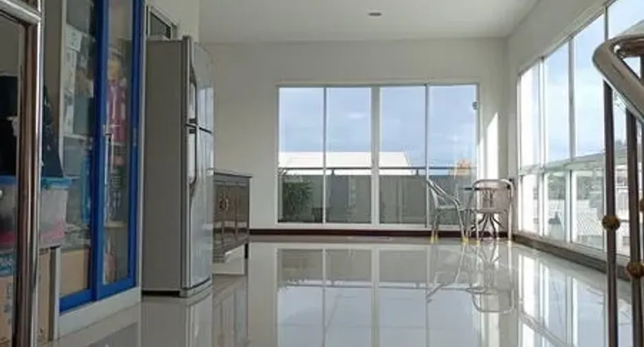 Almacén en venta en Ban Phaeo, Samut Sakhon