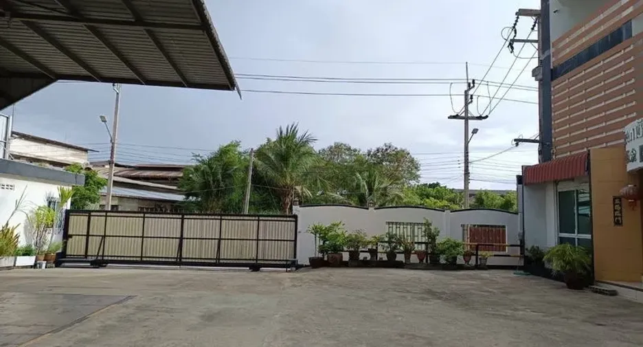 Almacén en venta en Ban Phaeo, Samut Sakhon