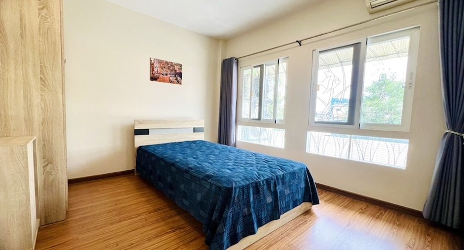 For rent 3 bedrooms townhouse in Prawet, Bangkok