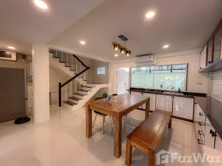 For sale 3 bed townhouse in Hua Hin, Prachuap Khiri Khan