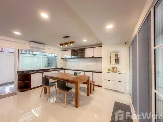 For sale 3 bed townhouse in Hua Hin, Prachuap Khiri Khan